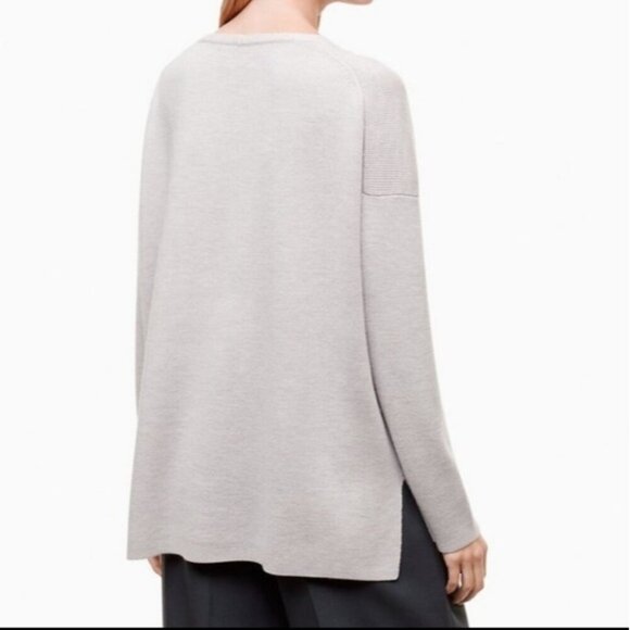 Aritzia Babaton Heather Light Grey Houston V-neck Sweater Size (1) XS - Picture 2 of 8